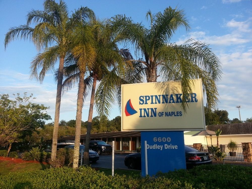 Spinnaker Inn Of Naples Vineyards Buitenkant foto