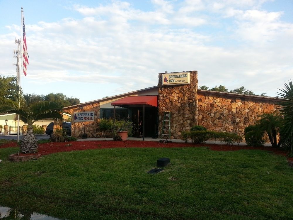 Spinnaker Inn Of Naples Vineyards Buitenkant foto