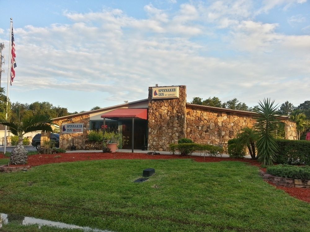 Spinnaker Inn Of Naples Vineyards Buitenkant foto