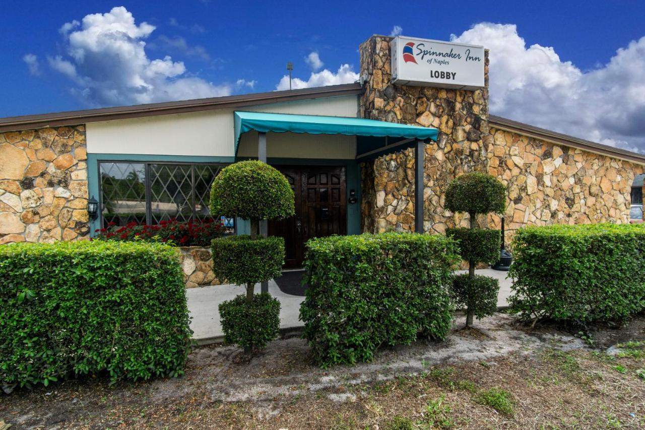 Spinnaker Inn Of Naples Vineyards Buitenkant foto